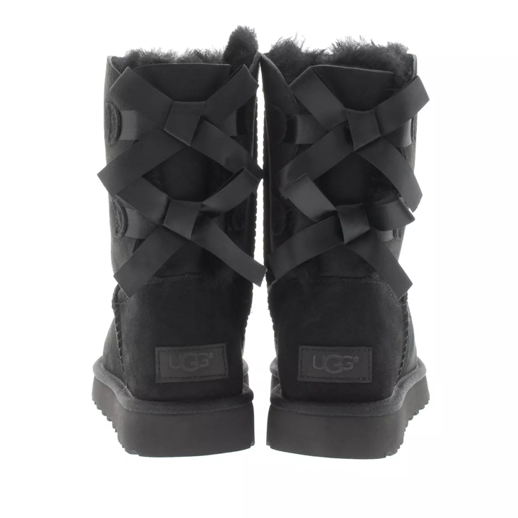 Black and white bailey bow outlet uggs