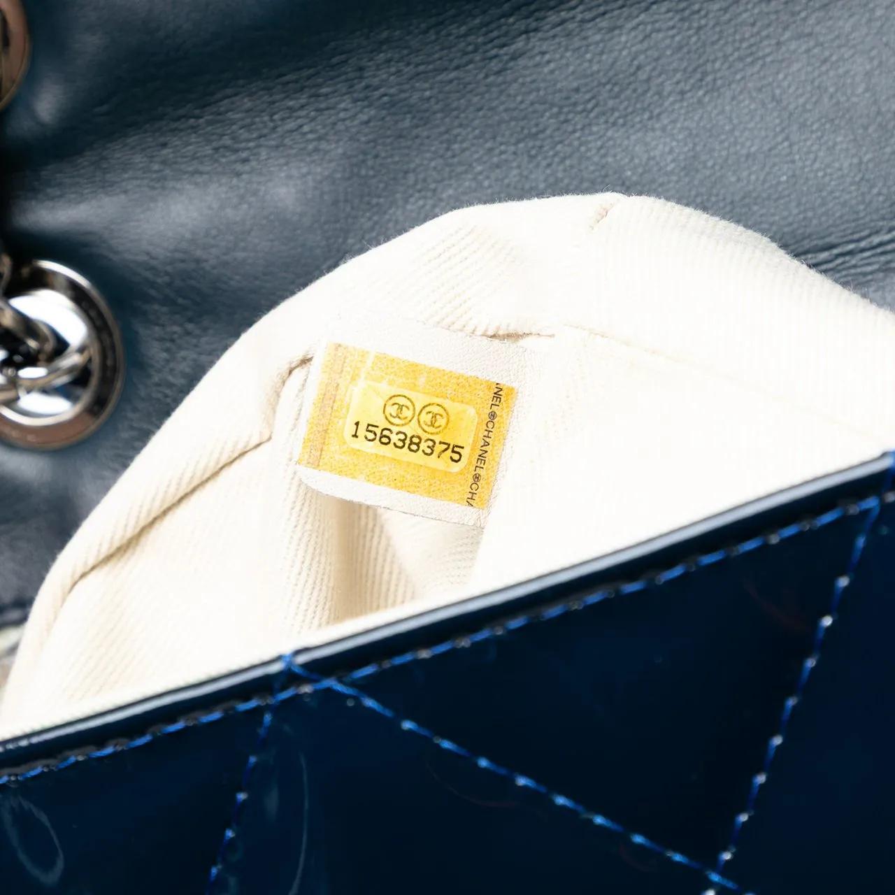 Thumbnail - Chanel Hobo Bags - Quilted Patent In The Business Flap - Gr. unisize - in Blau - für Damen