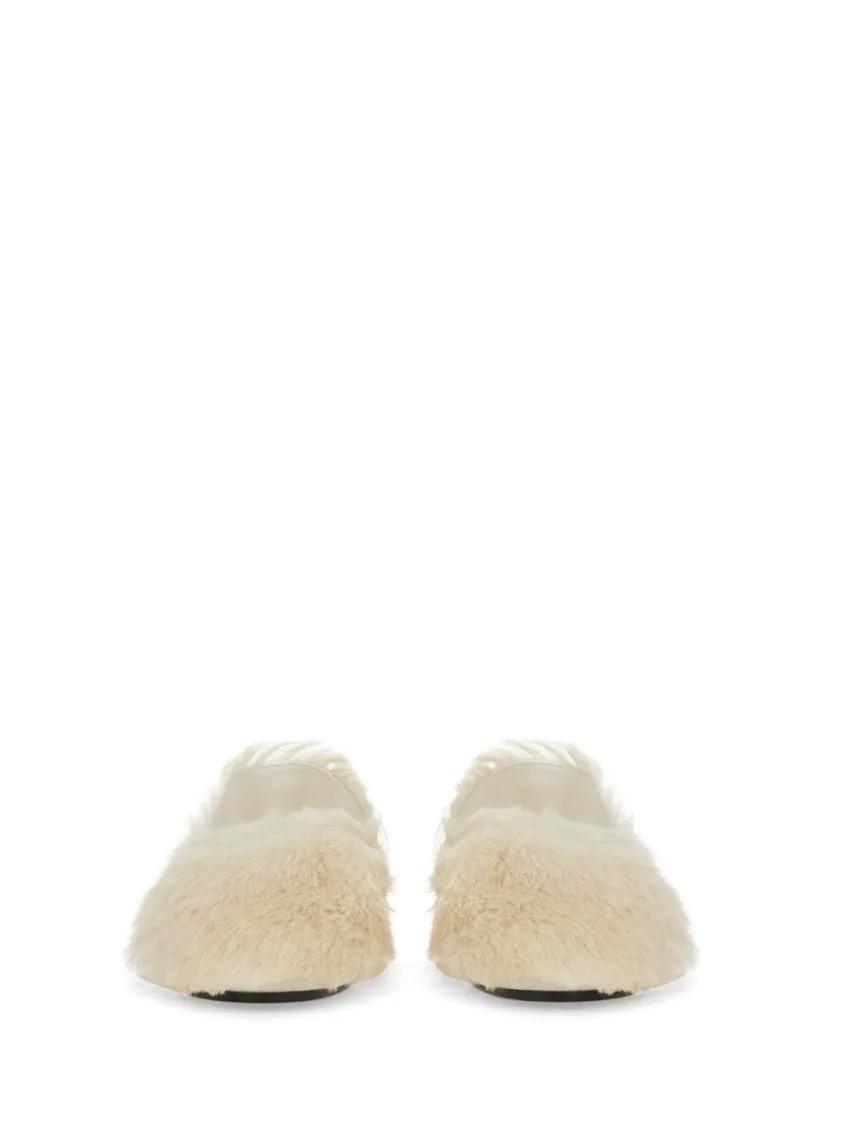 Thumbnail - Pointed-Toe Low Calfskin Slipper With Textured Fin - Gr. 38,5 (EU) - in Beige