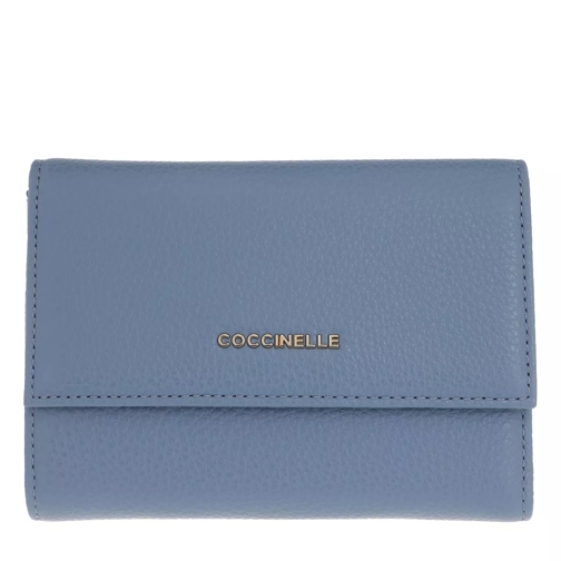 Coccinelle Metallic Soft Pacific Blue Portemonnaie mit Überschlag