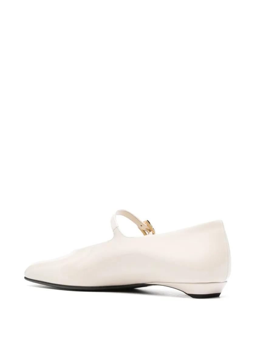 Thumbnail - Pointed Toe Flat Shoes With Delicate Instep Strap - Gr. 40 (EU) - in Weiß