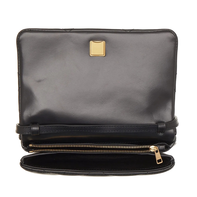 Tory Burch Wallet On A Chain Kira Diamond Quilt Chain Wallet Black(Image 5)