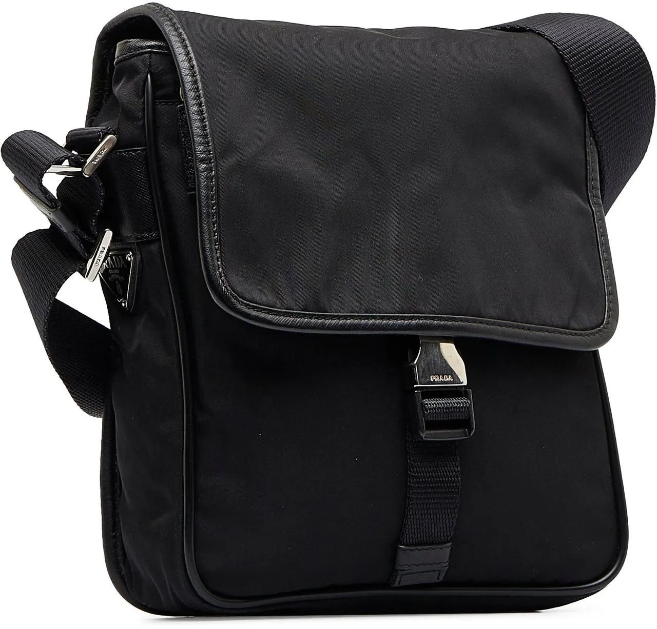 Prada Shoppers Tessuto Buckle Messenger Bag in zwart