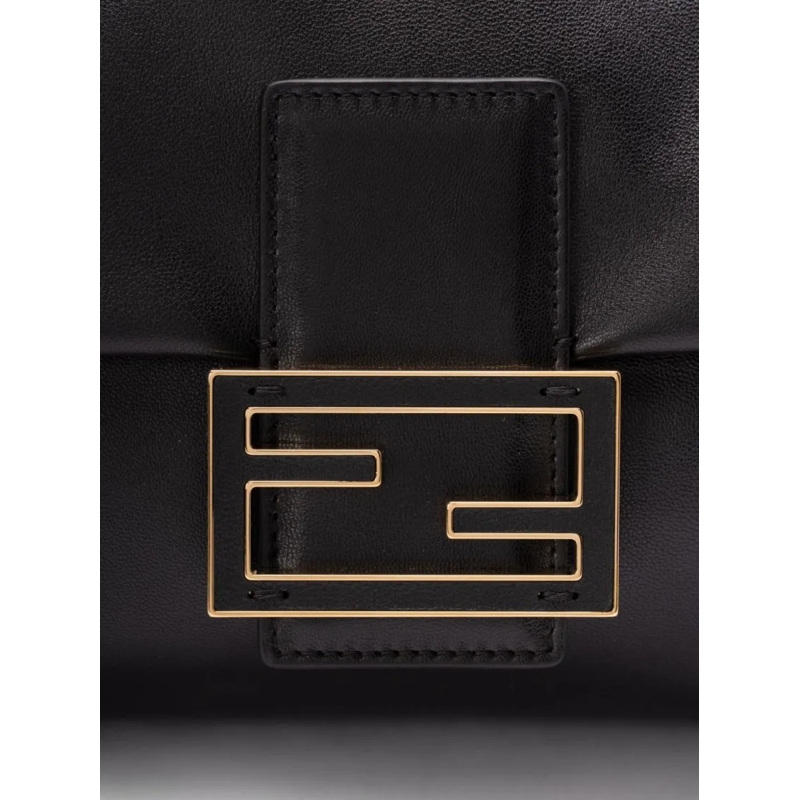 Fendi Schultertasche Gathered Leather Handbag With Gold-Tone Clasp Black(Image 6)