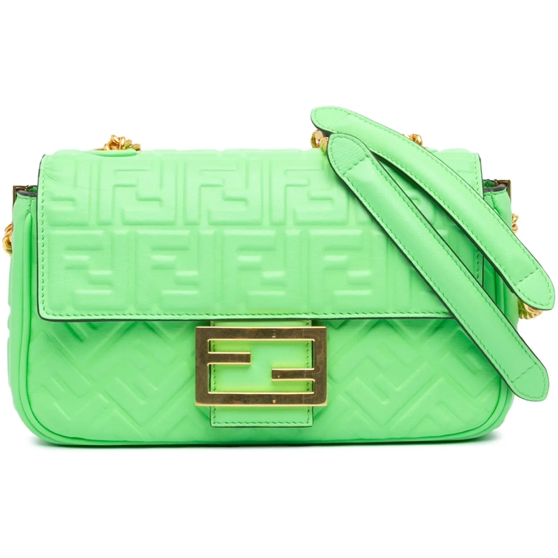 Fendi Schultertasche Zucca Embossed Leather Chain Midi Baguette grün