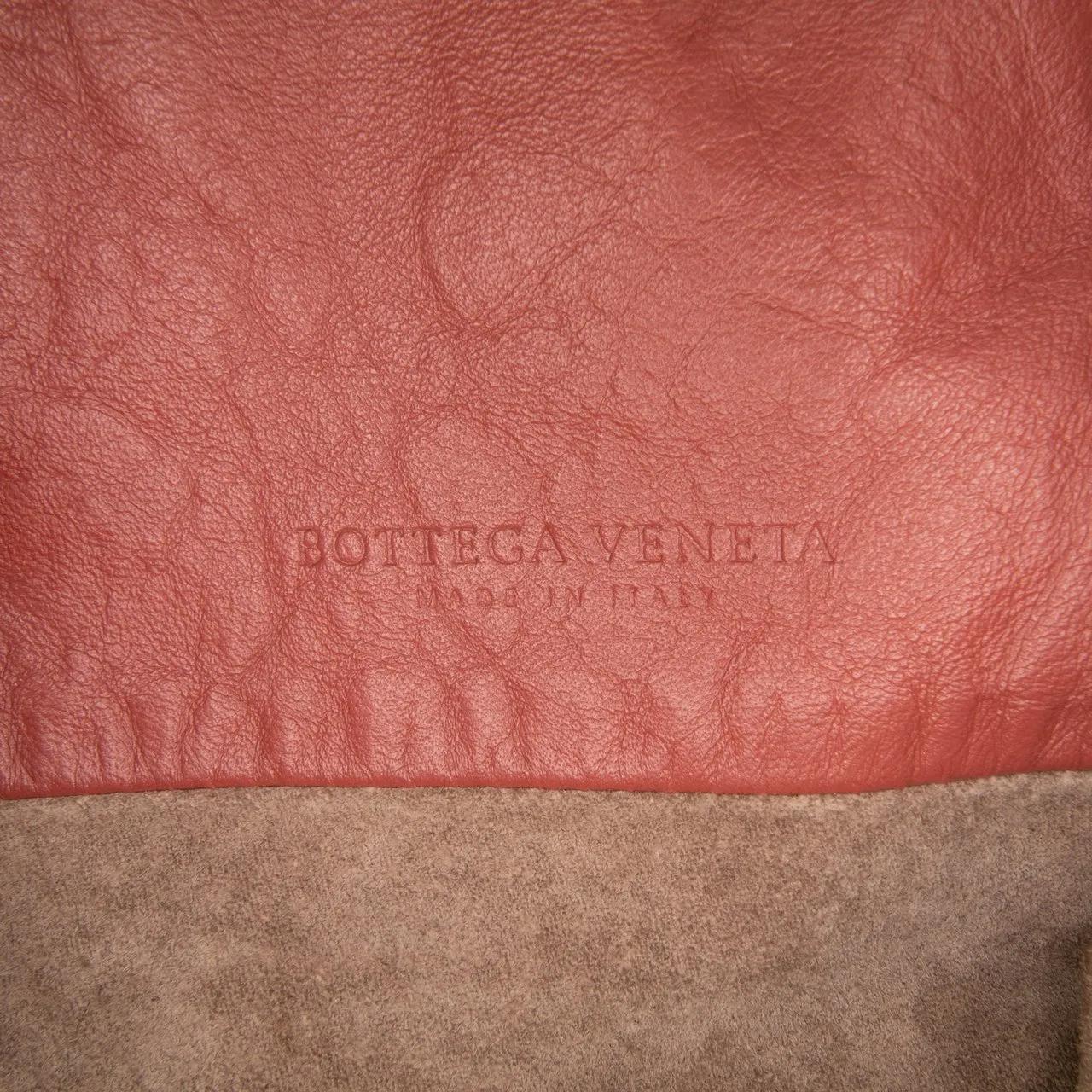 Thumbnail - Bottega Veneta Shopper - Large Intrecciato Trimmed Nappa Cesta Tote - Gr. unisize - in Rot - für Damen