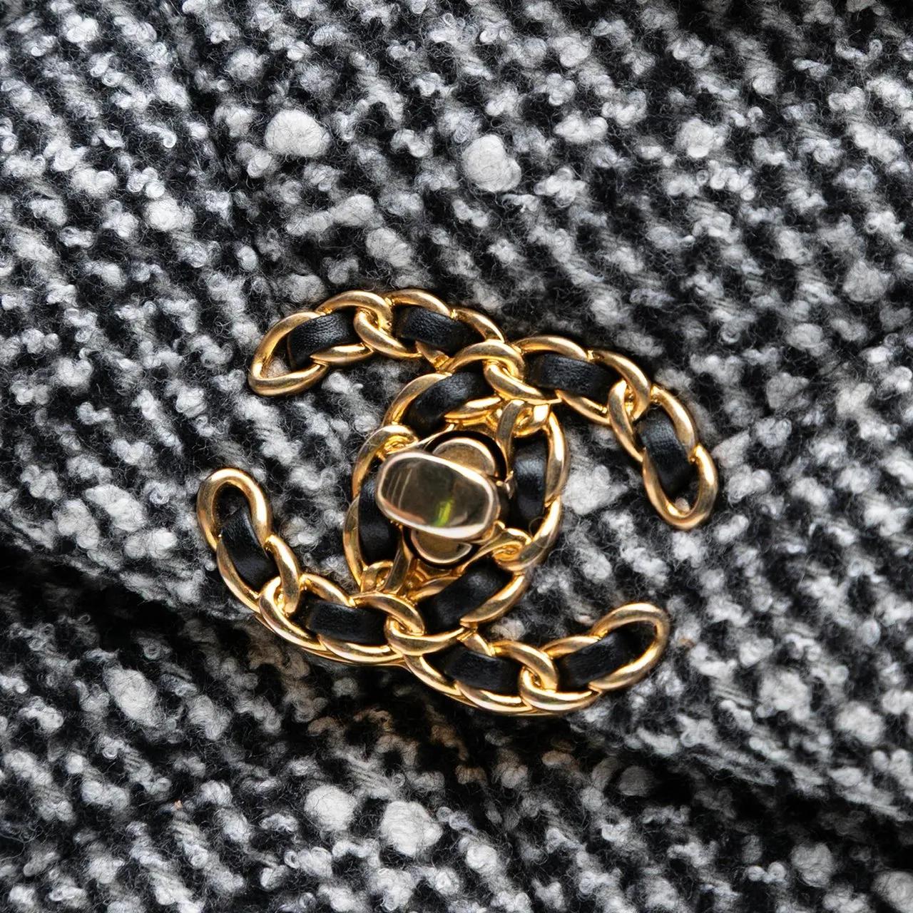 Thumbnail - Chanel Hobo Bags - Large Tweed 19 Flap - Gr. unisize - in Grau - für Damen