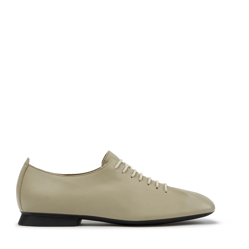 Camper Schnürschuhe Unsere feminine Linie Casi Myra besticht durch ein nude