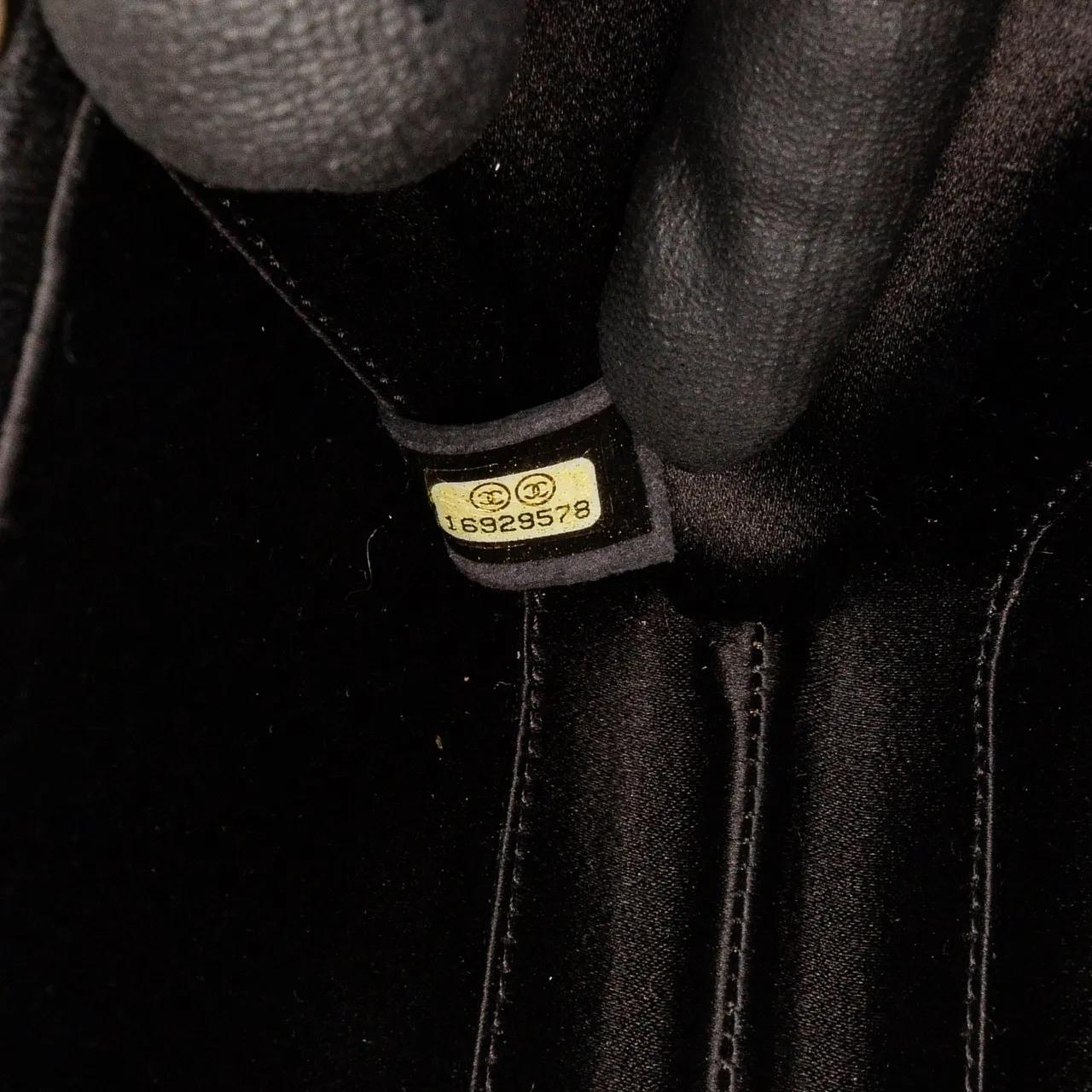 Thumbnail - Chanel Hobo Bags - Bicolor Quilted Lambskin Chain Around Clutch - Gr. unisize - in Weiß - für Damen