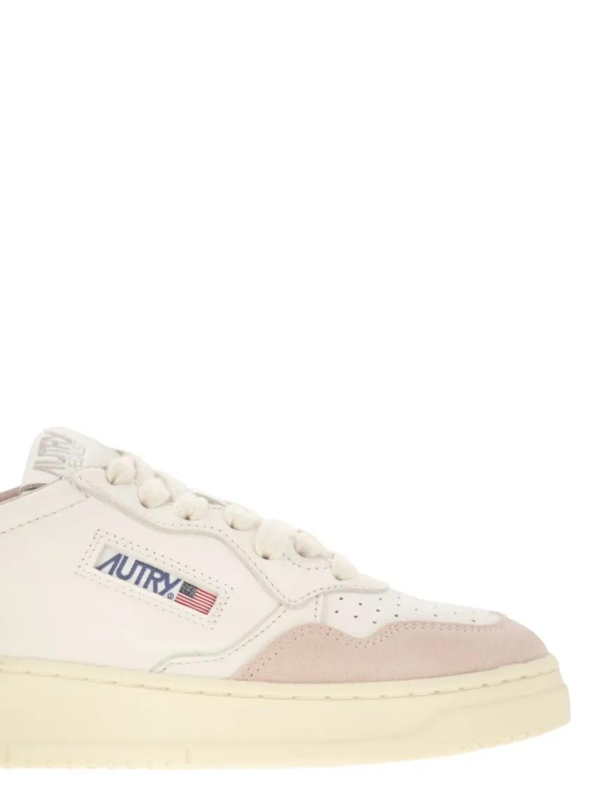 Thumbnail - Autry Low-Top Sneaker - Medalist Low - White Leather And Suede Sneakers In - Gr. 37 (EU) - in Weiß - für Damen