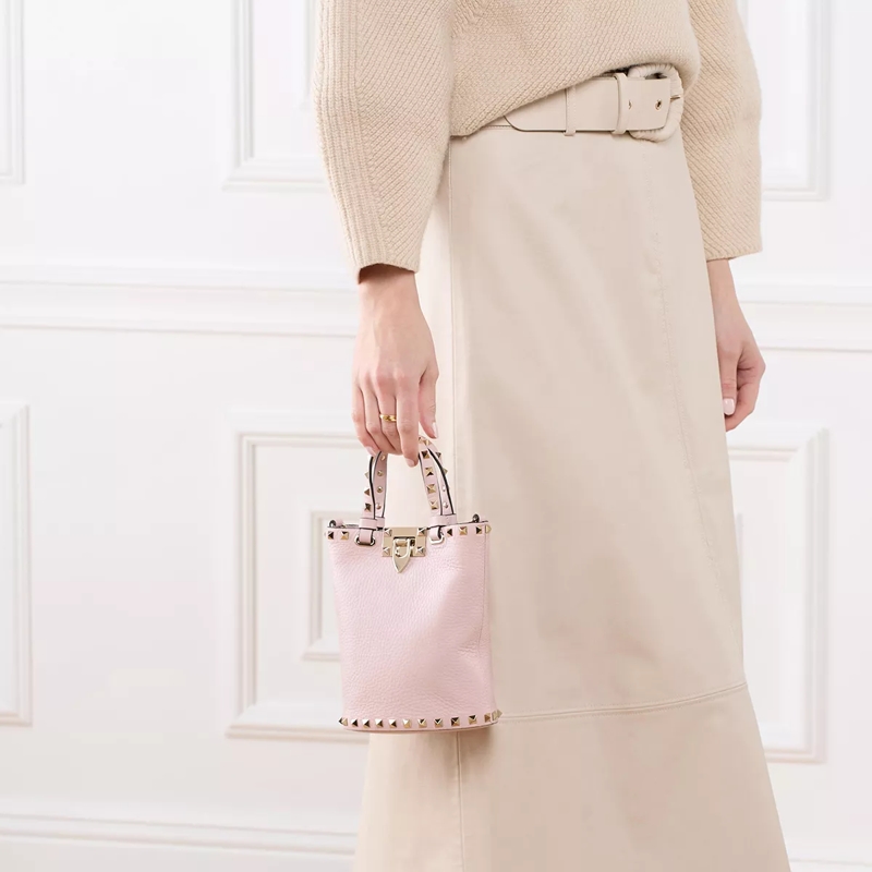Valentino Garavani Bucket Bag Clutch Rockstud Pouch Rose Quartz(Image 3)