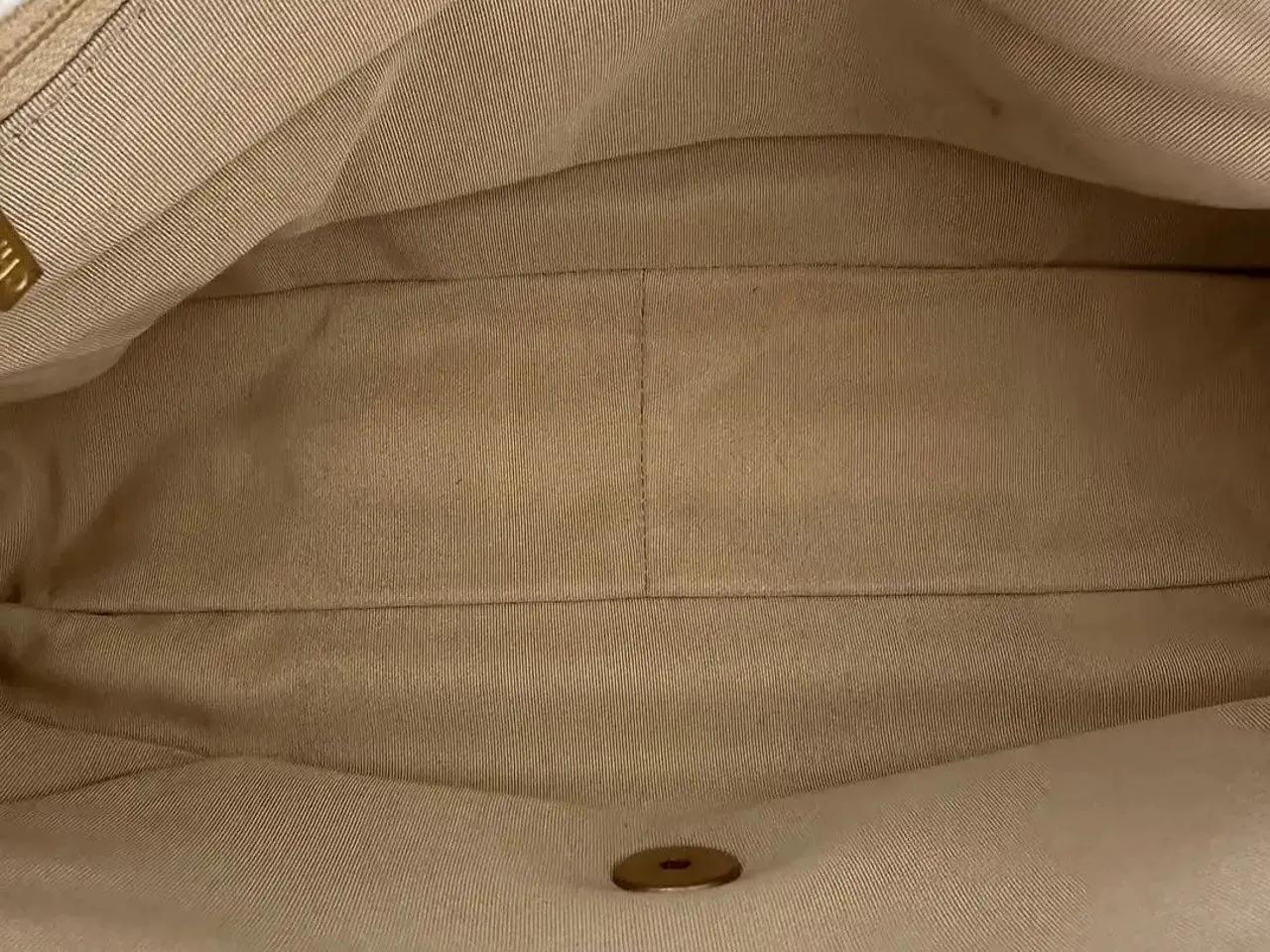 Thumbnail - Chanel Crossbody Bags - Chanel 19 Maxi Bag Lambskin White / Very Good - Gr. unisize - in Weiß - für Damen