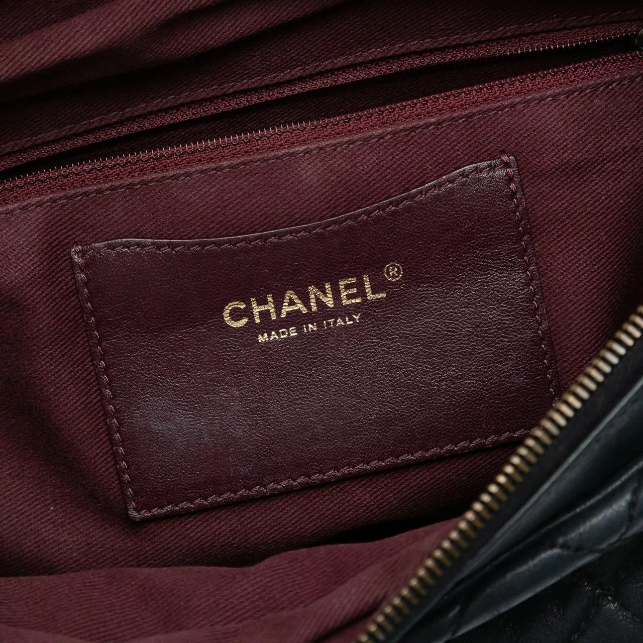 Thumbnail - Chanel Hobo Bags - Large Quilted Iridescent Calfskin Shiva Flap - Gr. unisize - in Schwarz - für Damen