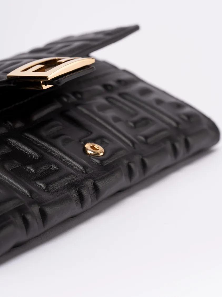 Fendi Hobo bags `Baguette` Continental Wallet With Chain in zwart