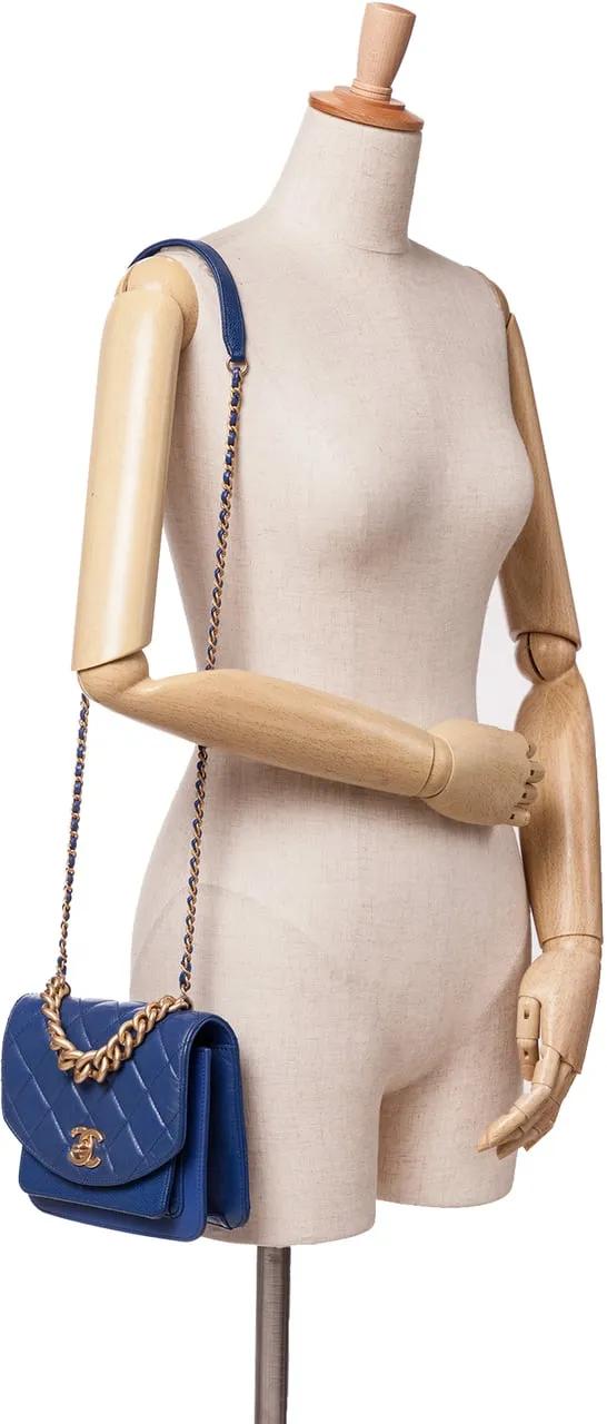 Thumbnail - Chanel Hobo Bags - 2019 Mini Quilted Aged Calfskin and Caviar Chain H - Gr. unisize - in Blau - für Damen