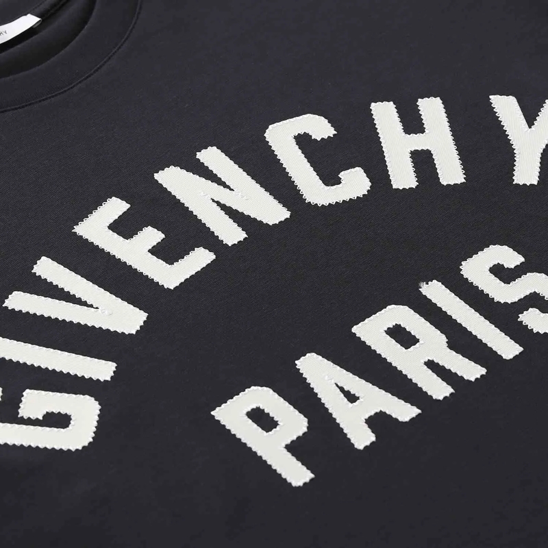 Givenchy T-Shirt Classic Cotton T-Shirt With Arched Logo Black(Image 7)