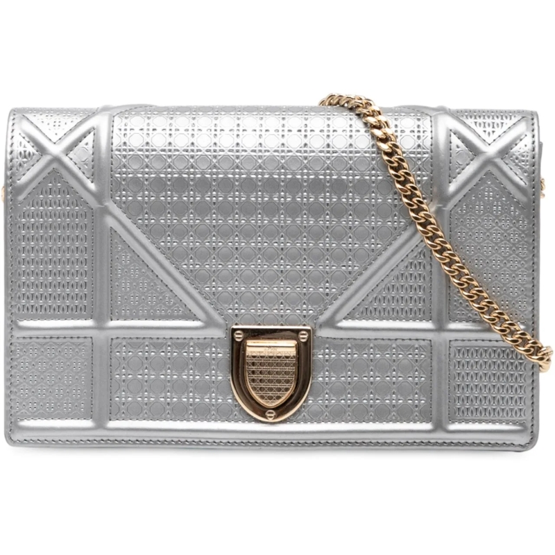 Christian Dior Schultertasche Metallic Patent Microcannage Diorama Wallet on Cha silber