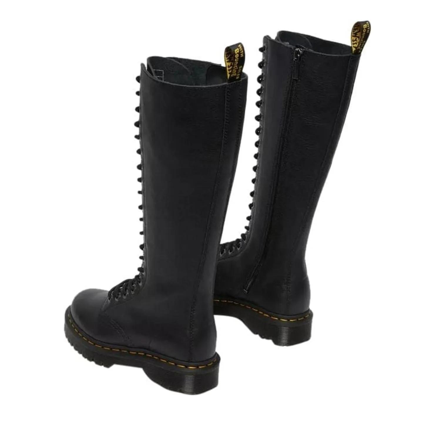Thumbnail - Dr. Martens Stiefel - Tall Black Leather Boots With Lace-Up Design - Gr. 37 (EU) - in Schwarz - für Damen