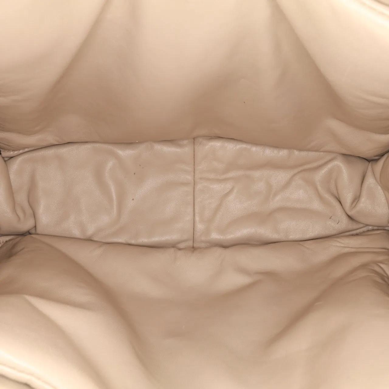Thumbnail - Prada Hobo Bags - 2013-2024 Medium Nappa Soft Padded Double Handled - Gr. unisize - in Braun - für Damen
