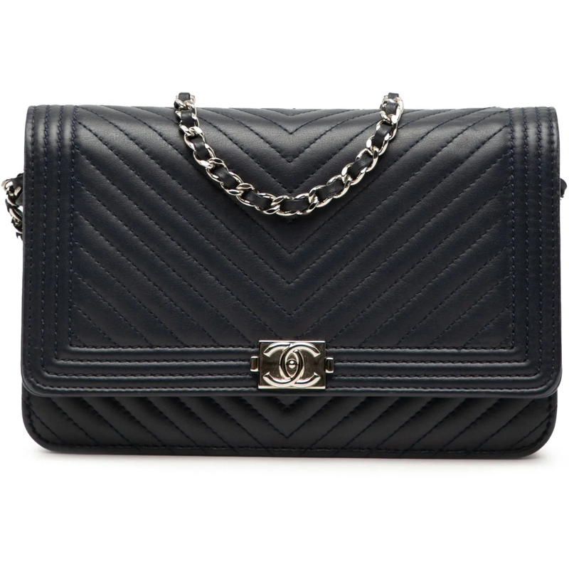 Chanel Schultertasche Chevron Lambskin Boy Wallet on Chain blau