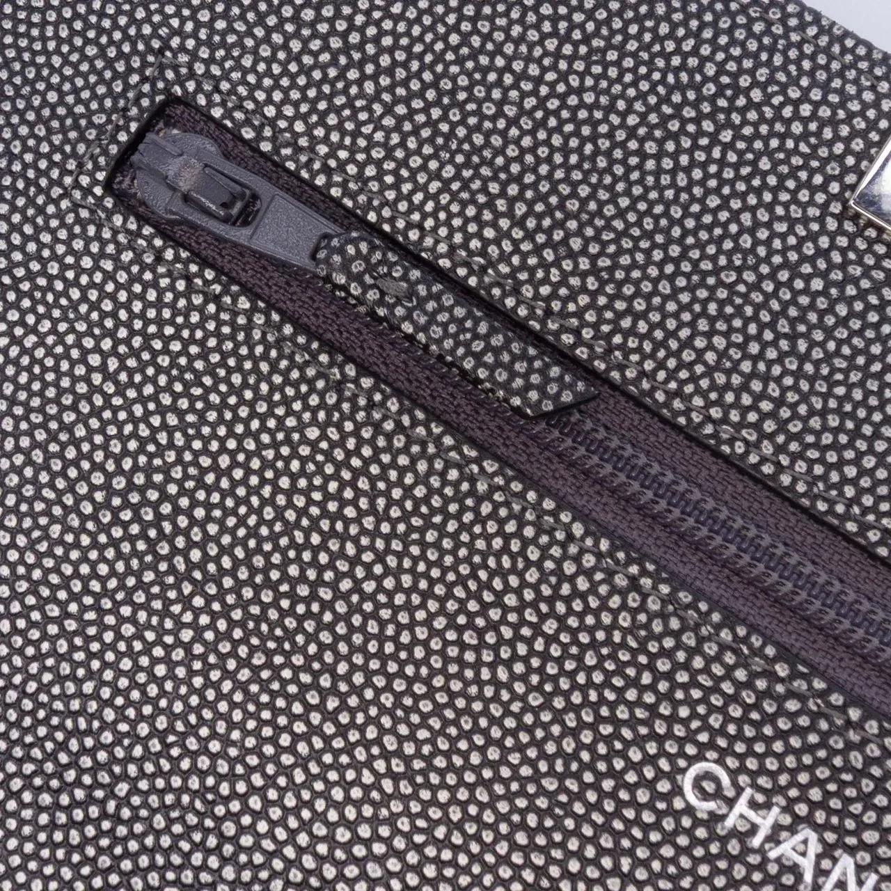 Thumbnail - Chanel Hobo Bags - Quilted Metallic Caviar Golden Class Wallet On Cha - Gr. unisize - in Schwarz - für Damen