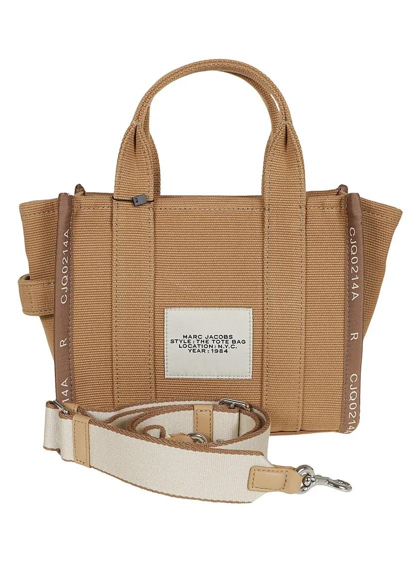 Marc Jacobs Shoppers & Totes Small Travel Tote in bruin