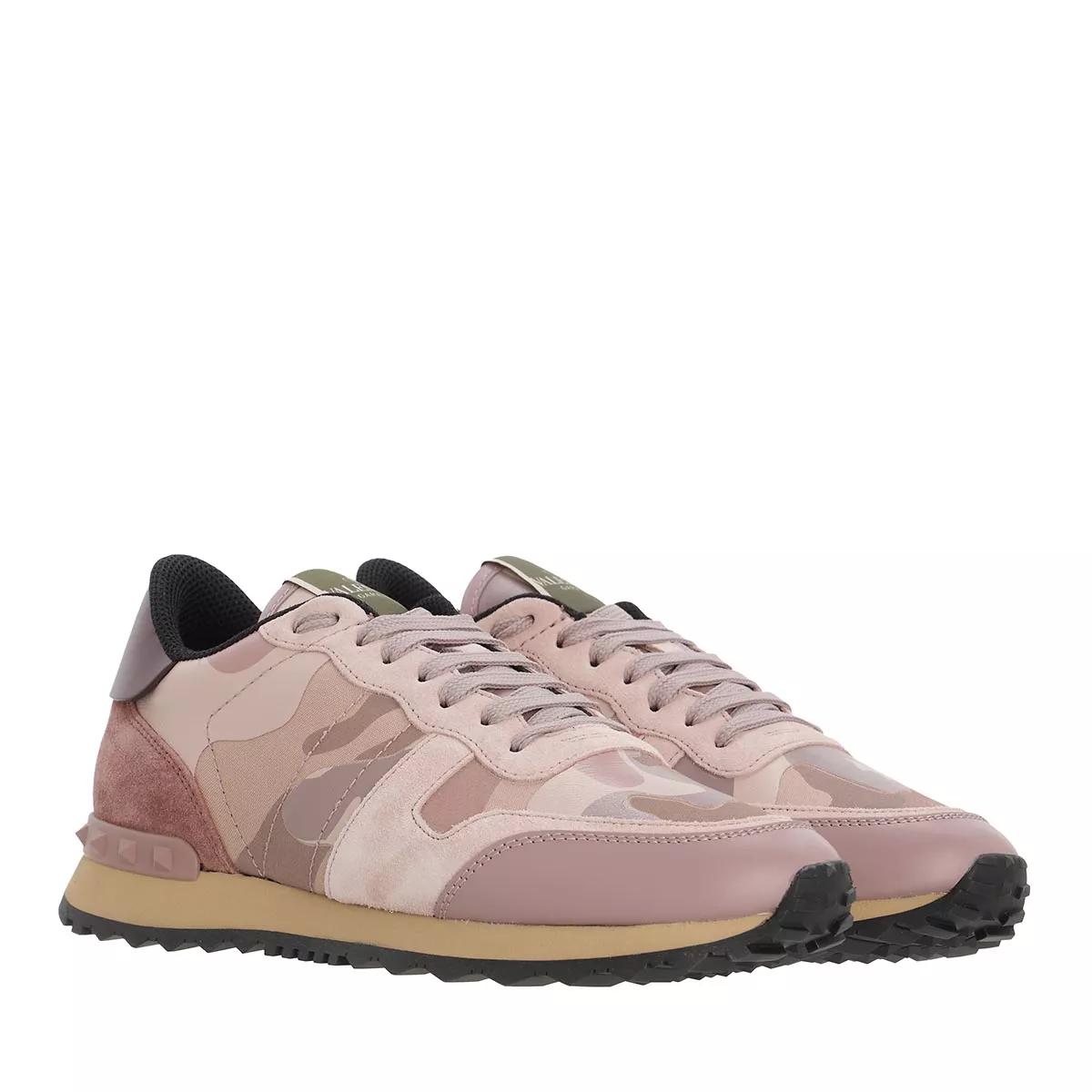 Garavani Camouflage Capsule Sneakers Pink | lage-top sneaker fashionette