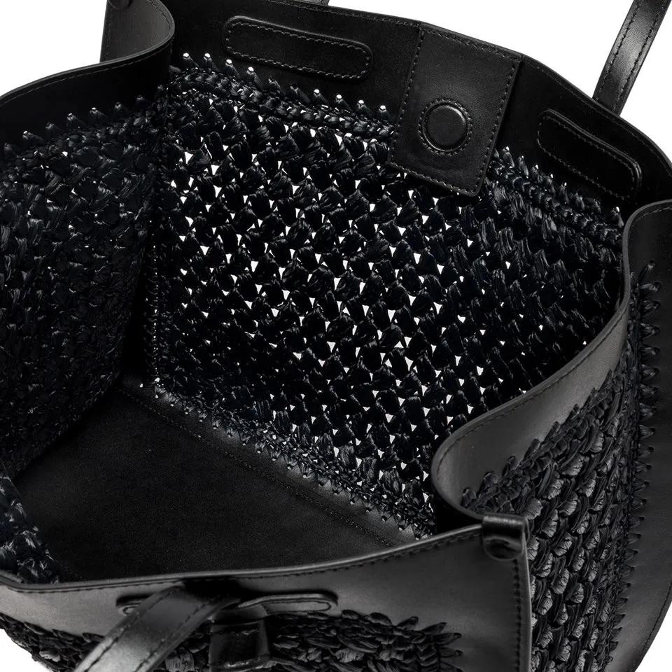 Gianni Chiarini Shoppers & Totes Marcella Refined Black Leather Shoulder Bag in zwart