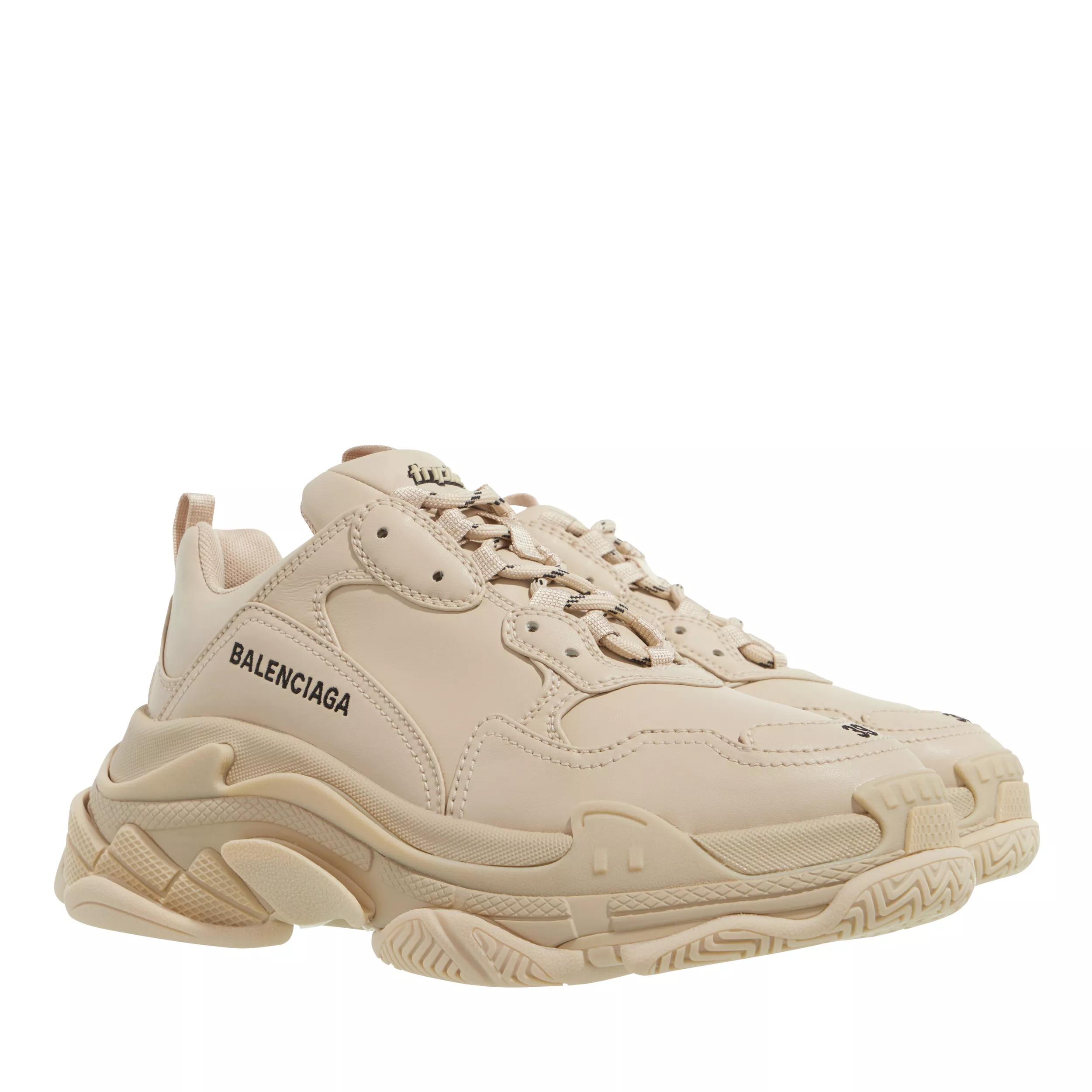 Balenciaga beige cheap triple s