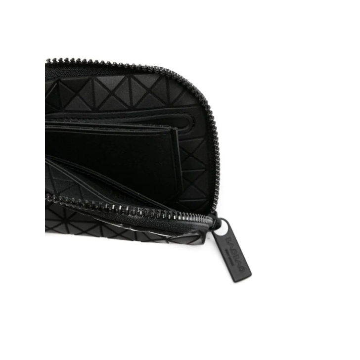 Geometric wallet clearance
