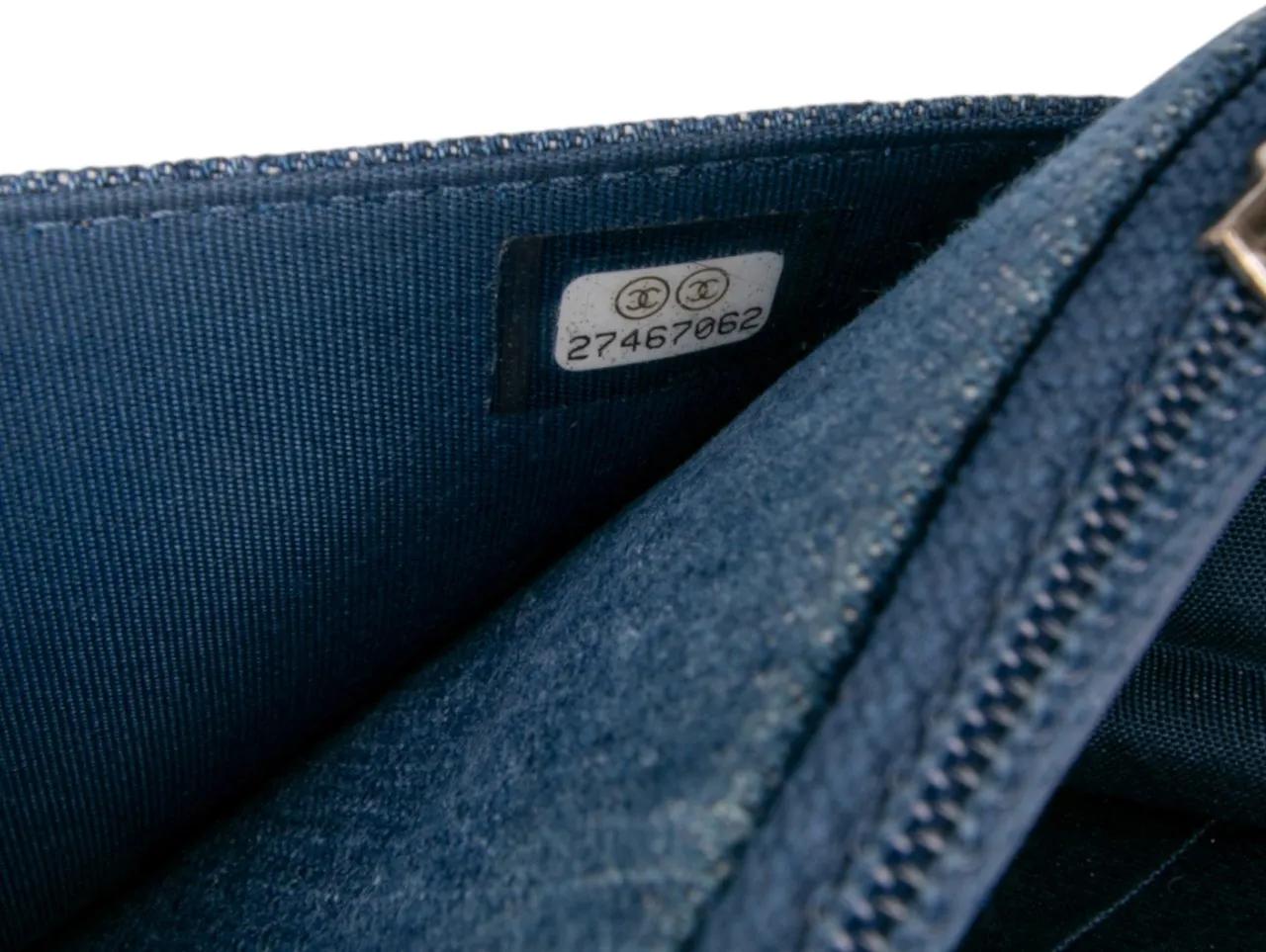 Thumbnail - Chanel Hobo Bags - Quilted Denim Camellia Charms Wallet On Chain - Gr. unisize - in Blau - für Damen