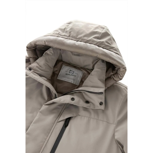 Woolrich Vestes en duvet Mountain Stretch Down Parka Taupe beige (Image 5)