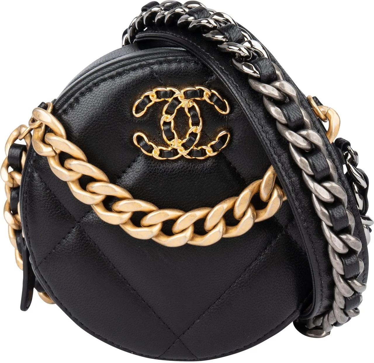 Chanel Crossbody Bags - Chanel 19 Quilted Lambskin Round Crossbody Bag - Gr. unisize - in Schwarz - für Damen
