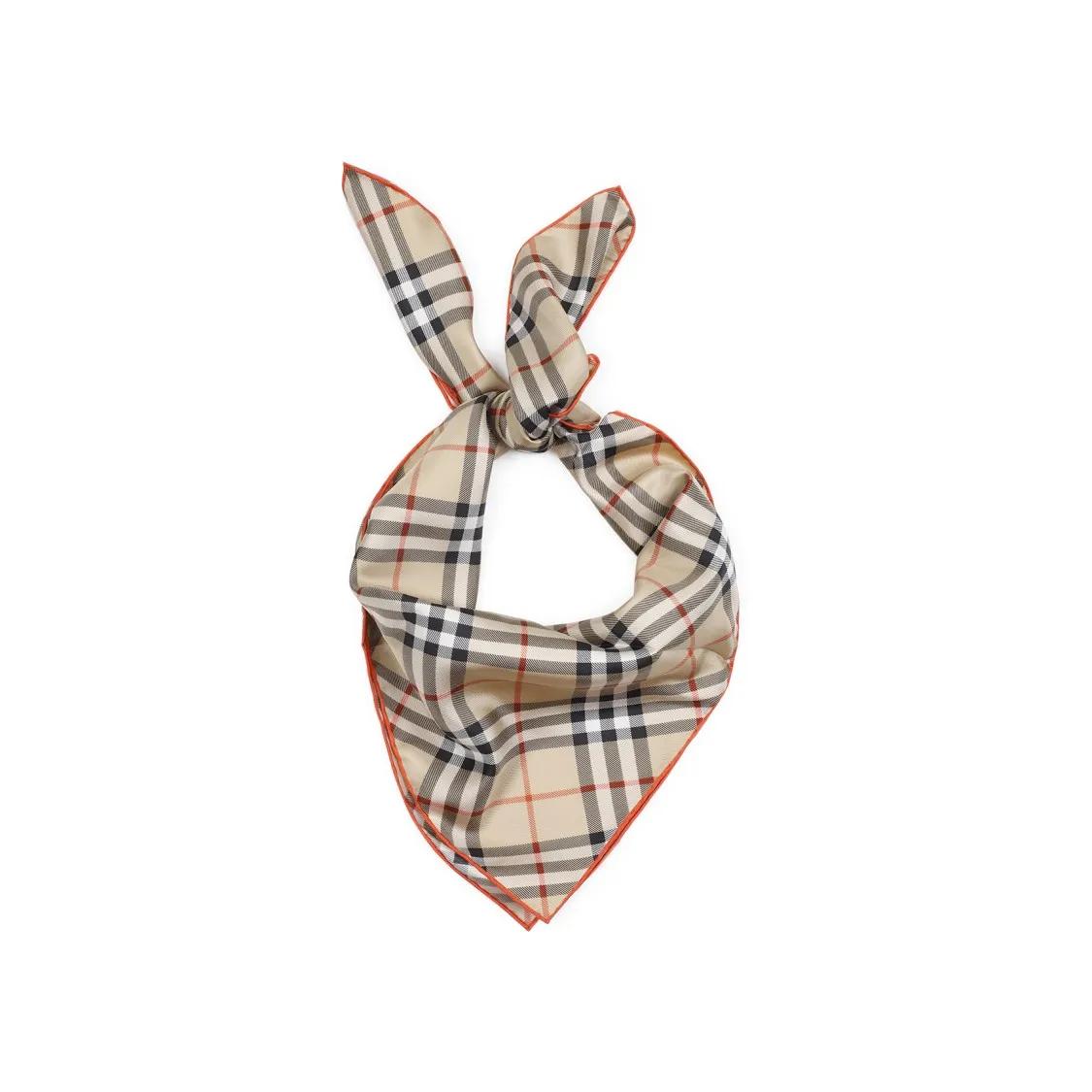 Burberry Tücher & Schals - Beige Iconic Check Silk Scarf - Gr. unisize - in Beige - für Damen