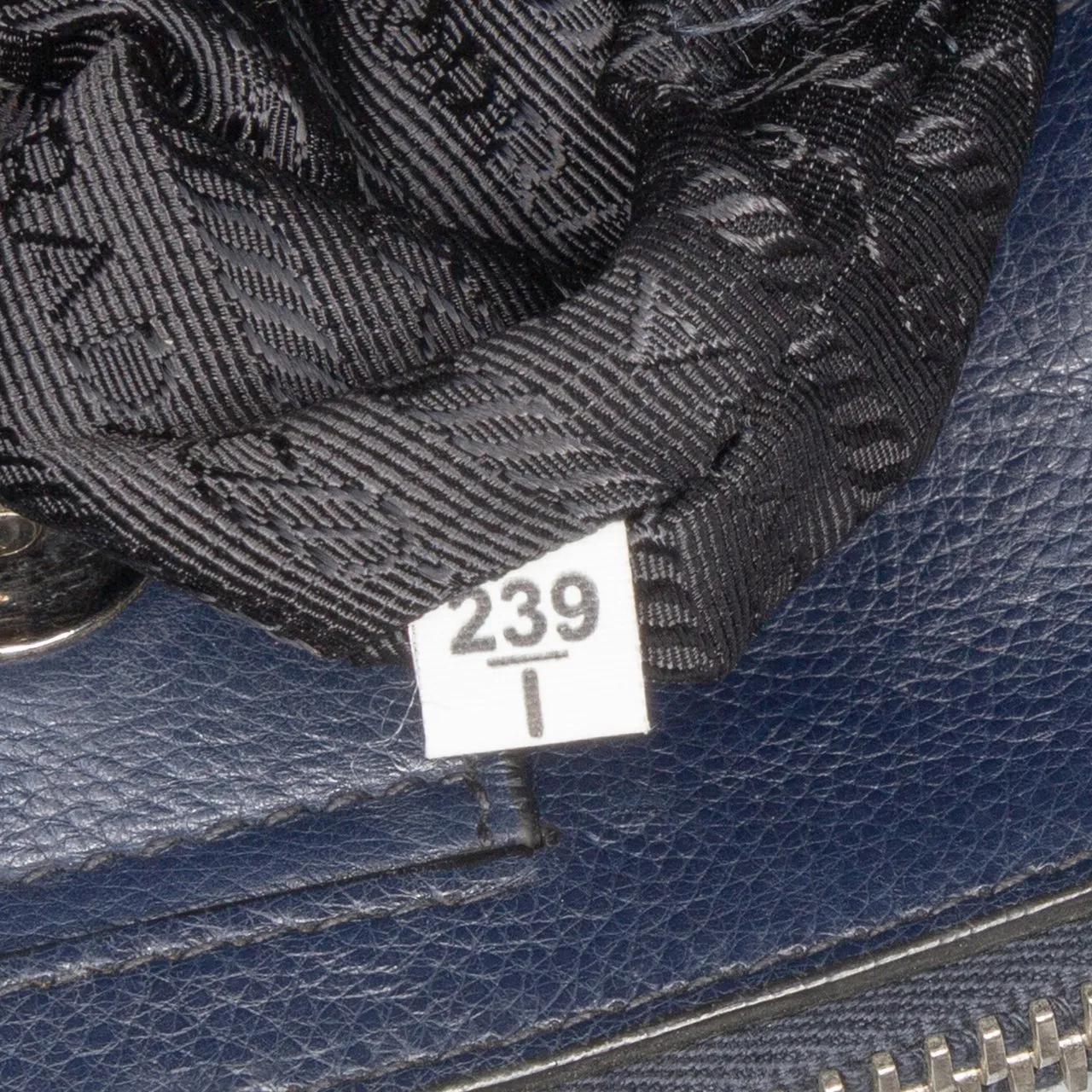 Thumbnail - Prada Hobo Bags - Small Glace Calf Twin Pocket Satchel - Gr. unisize - in Blau - für Damen