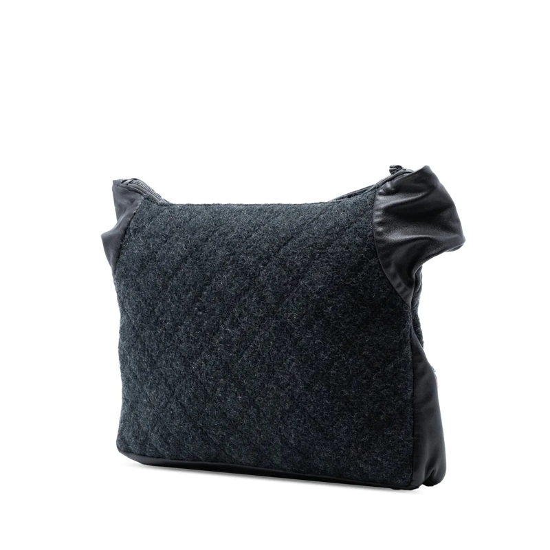 Chanel Schultertasche Quilted Wool and Lambskin Girl Bag grau