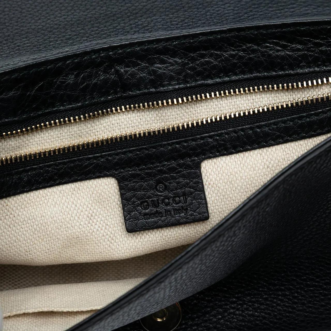 Thumbnail - Gucci Hobo Bags - Medium Leather Soho Chain Flap Crossbody - Gr. unisize - in Schwarz - für Damen