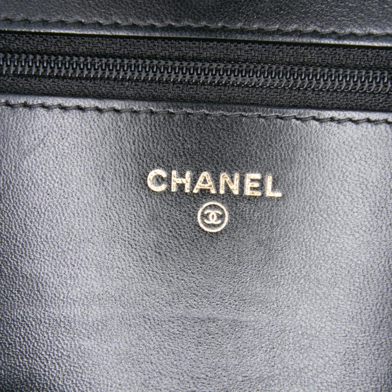 Thumbnail - Chanel Hobo Bags - CC Quilted Velvet Wallet on Chain - Gr. unisize - in Schwarz - für Damen