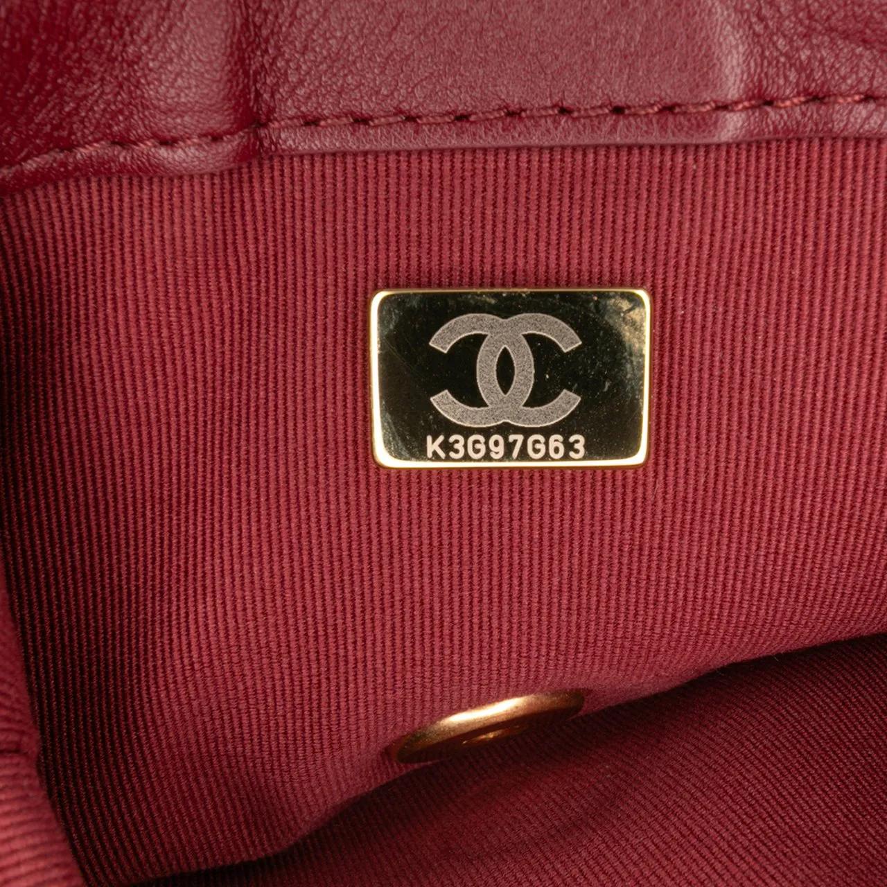 Thumbnail - Chanel Hobo Bags - Quilted Calfskin Pearl Jewel Chain Flap - Gr. unisize - in Rot - für Damen