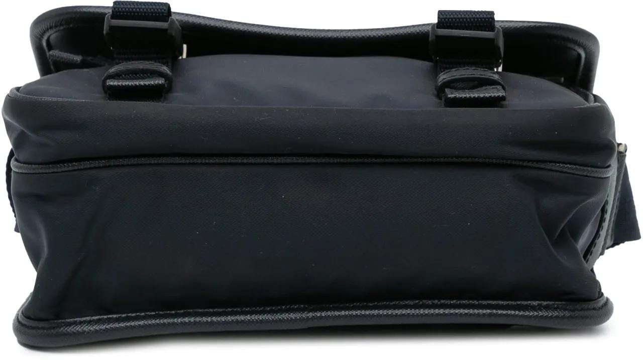 Thumbnail - Prada Hobo Bags - 2013-2023 Saffiano Trimmed Double Buckle Messenger - Gr. unisize - in Blau - für Damen