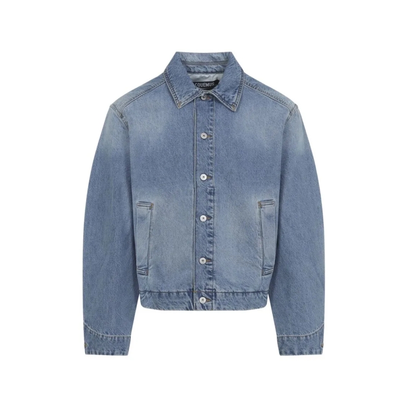 Jacquemus Spijkerjasje Cropped Denim Jacket With Pointed Collar And Butto Blue
