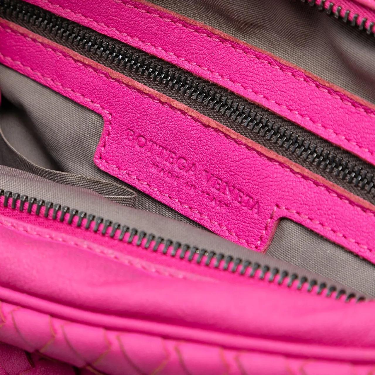 Thumbnail - Bottega Veneta Hobo Bags - Nappa Intrecciato Front Pocket Messenger Bag - Gr. unisize - in Gold - für Damen