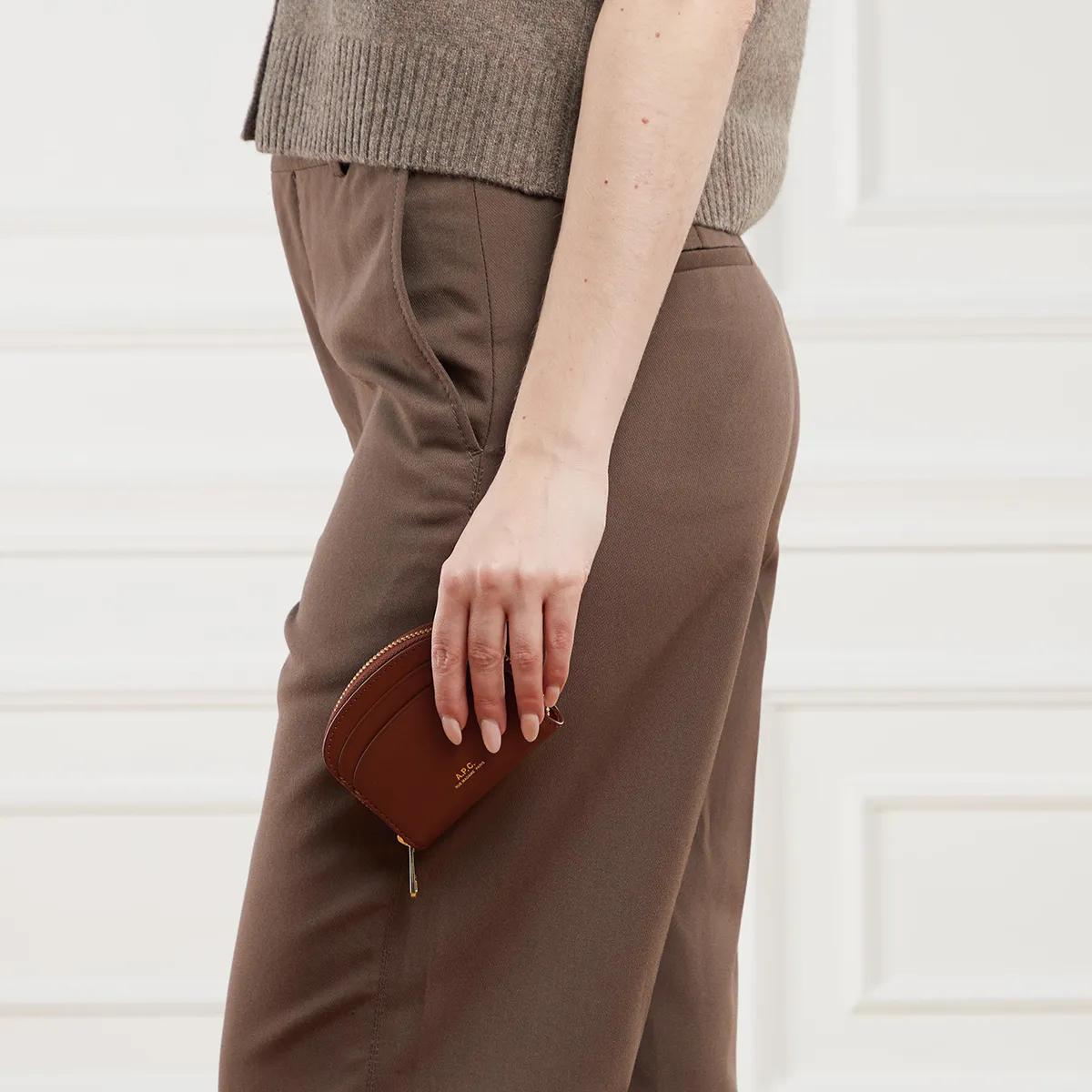 【A.P.C.】 Mini Demi-Lune Compact Card Holder Hazelnut Demi-Lune Mini compact wallet | A.P.C.
