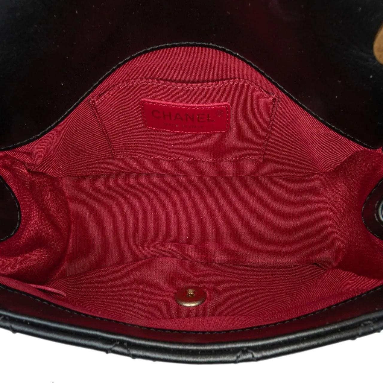 Chanel Hobo bags 2020 Mini Quilted Calfskin Crystal Pearls Chain Fl in zwart