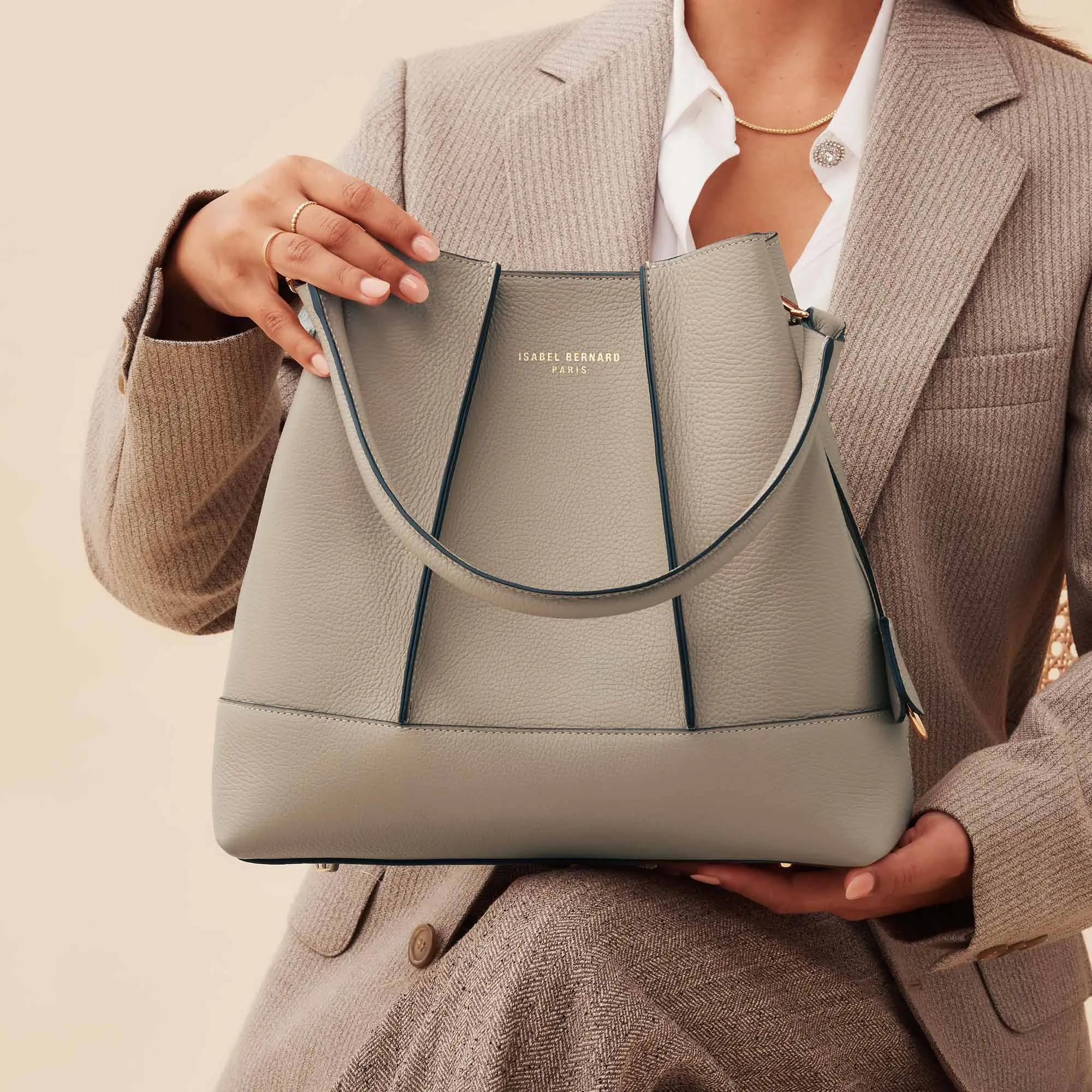 Isabel Bernard Hobo bags Femme Forte Macie Schultertasche in taupe