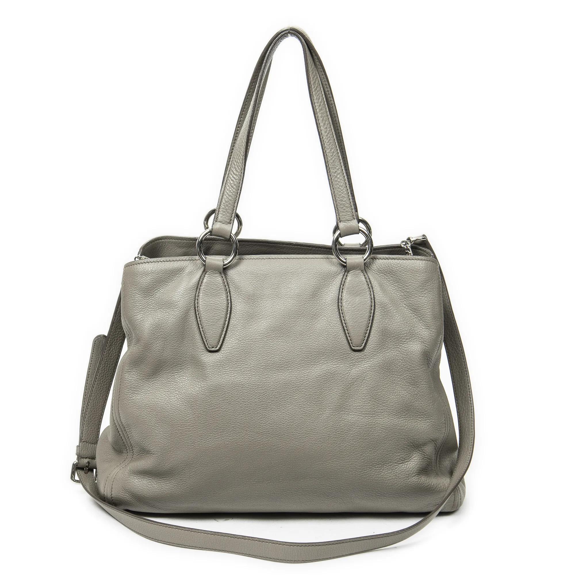 Thumbnail - Miu Miu Crossbody Bags - Middle Zip Tote - Gr. unisize - in Grau - für Damen