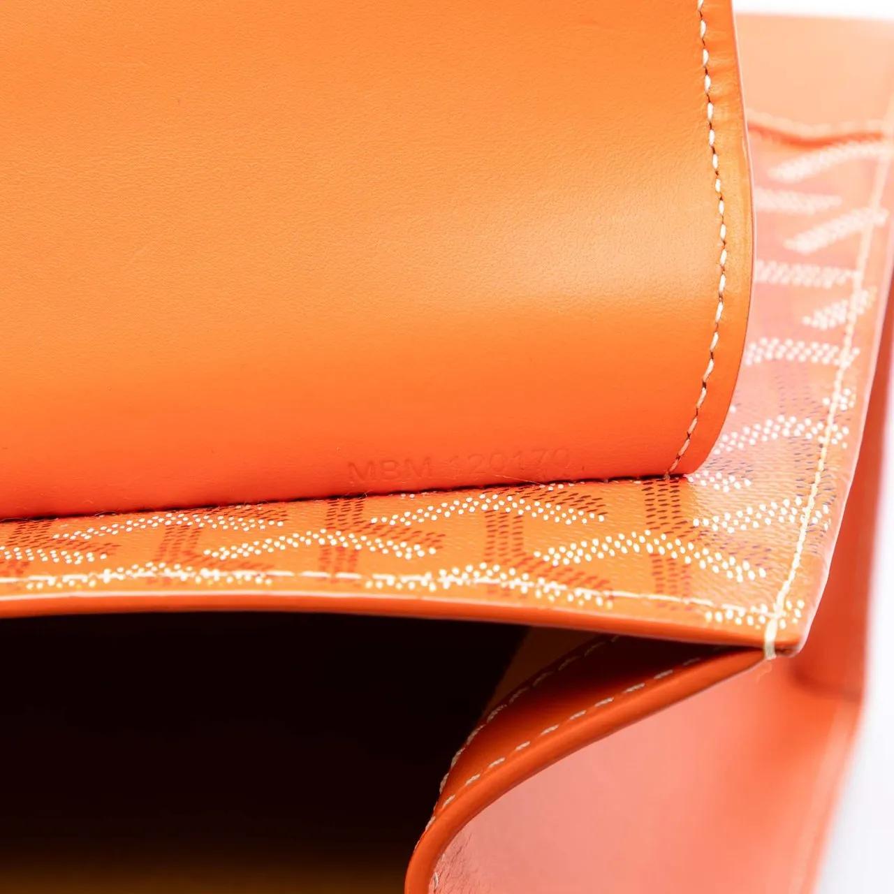 Thumbnail - GOYARD Hobo Bags - Goyardine Saigon Structured PM - Gr. unisize - in Orange - für Damen