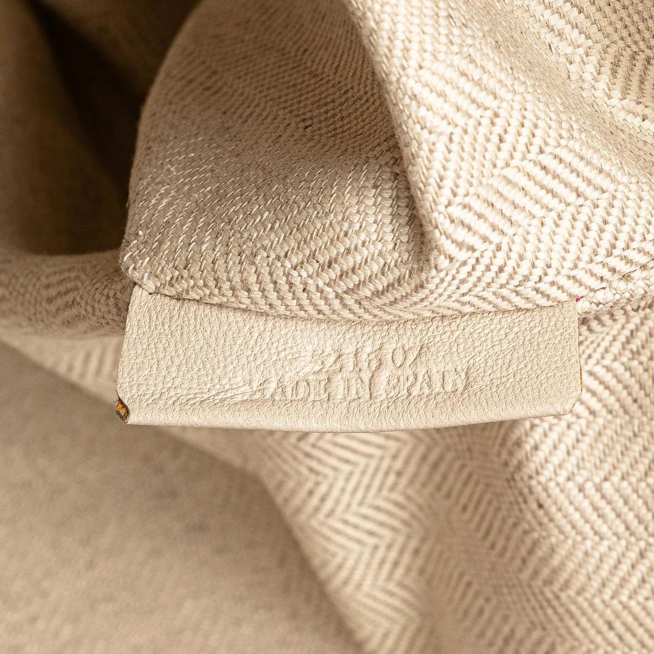 Thumbnail - Loewe Clutches - Large Linen Embossed Patent Anagram Repeat T Pouch - Gr. unisize - in Gold - für Damen