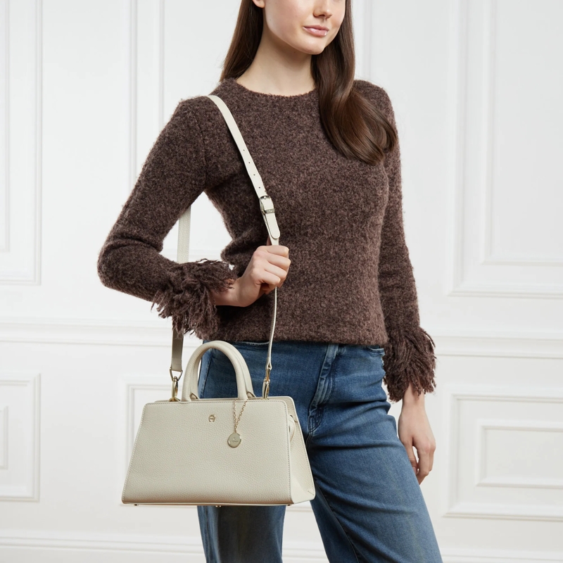 AIGNER Tote Cybill Macadamia White(Image 3)