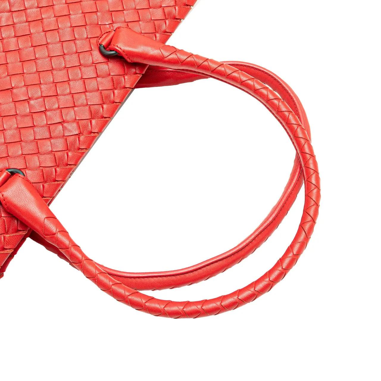 Thumbnail - Bottega Veneta Shopper - 2012-2024 Nappa Intrecciato Brick Tote - Gr. unisize - in Rot - für Damen